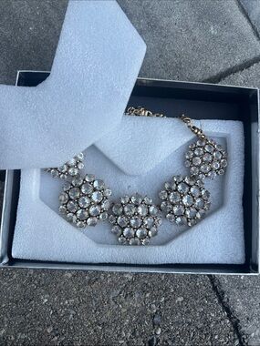 NIB J. Crew 2013 Crystal Rosette Gold-Tone Clear Crystal Cluster Necklace
